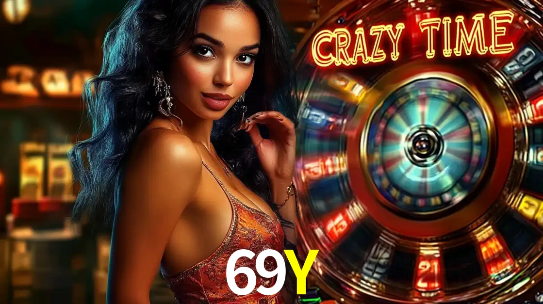 Mulher elegante ao lado da vibrante roda da fortuna do jogo de cassino ao vivo Crazy Time, um dos game shows mais populares e cheios de prêmios do 69Y.